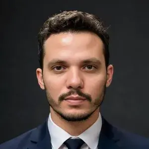 Lucas Ayala especialista em análise de adquirências em maquininhas de cartão de crédito entre as melhores